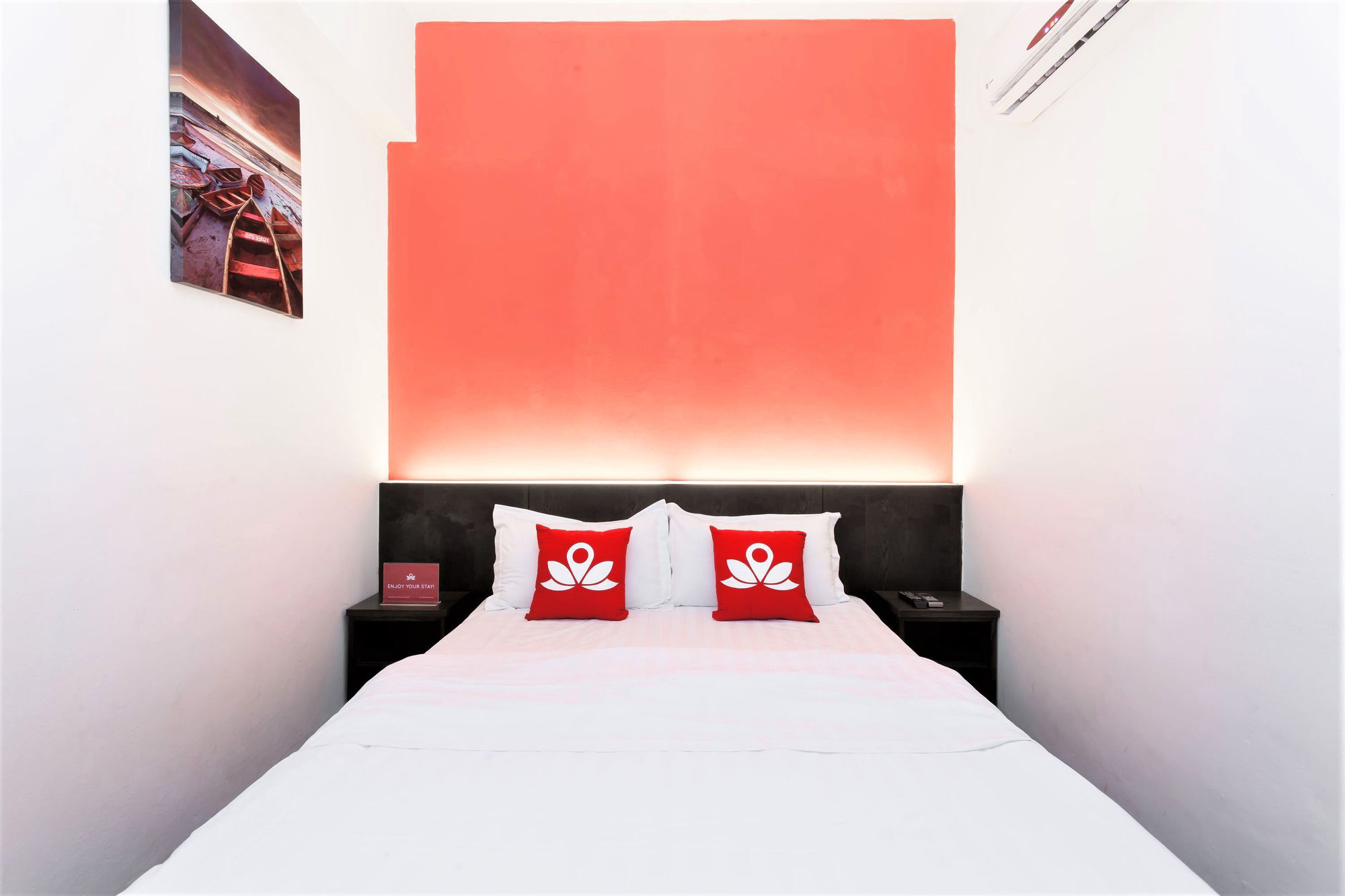 Hotel Zen Basic Near Ktm Sentul 3*