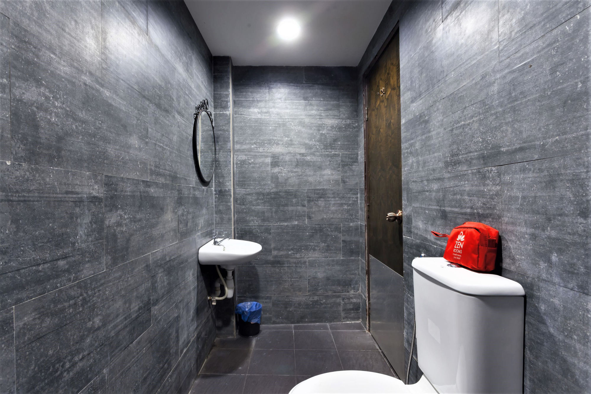 Zen Basic Near Ktm Sentul Hotel 3*